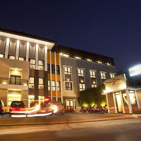 Jentra Dagen Hotel Malioboro Yogyakarta Extérieur photo