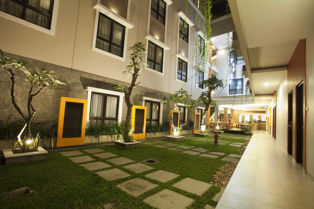 Jentra Dagen Hotel Malioboro Yogyakarta Extérieur photo