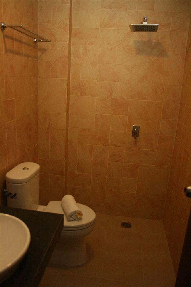 Jentra Dagen Hotel Malioboro Yogyakarta Extérieur photo