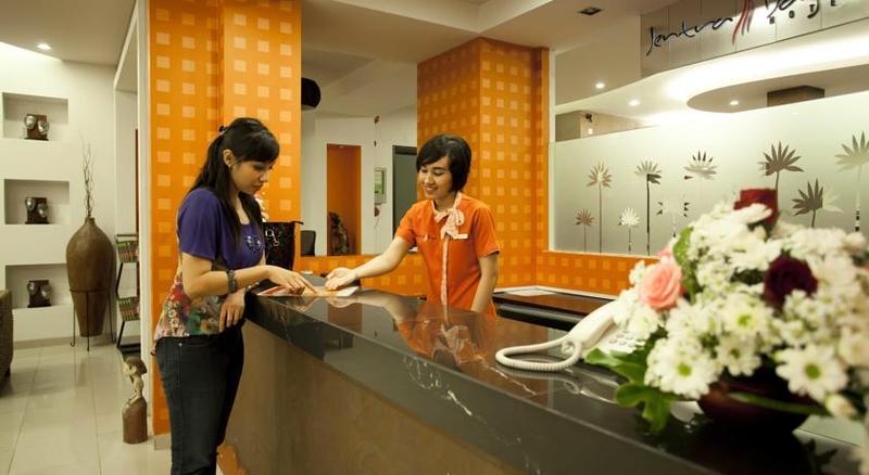 Jentra Dagen Hotel Malioboro Yogyakarta Extérieur photo