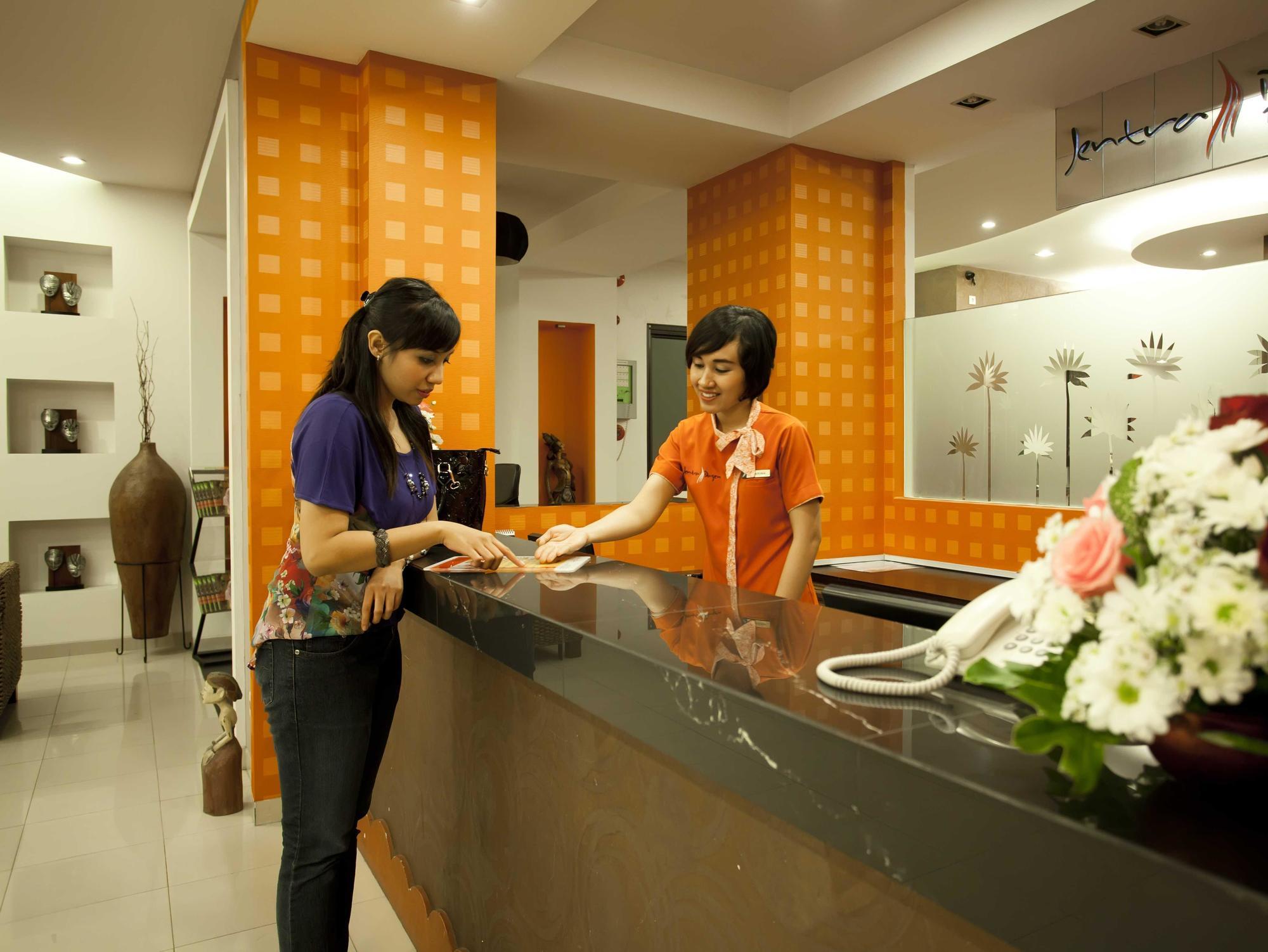 Jentra Dagen Hotel Malioboro Yogyakarta Extérieur photo