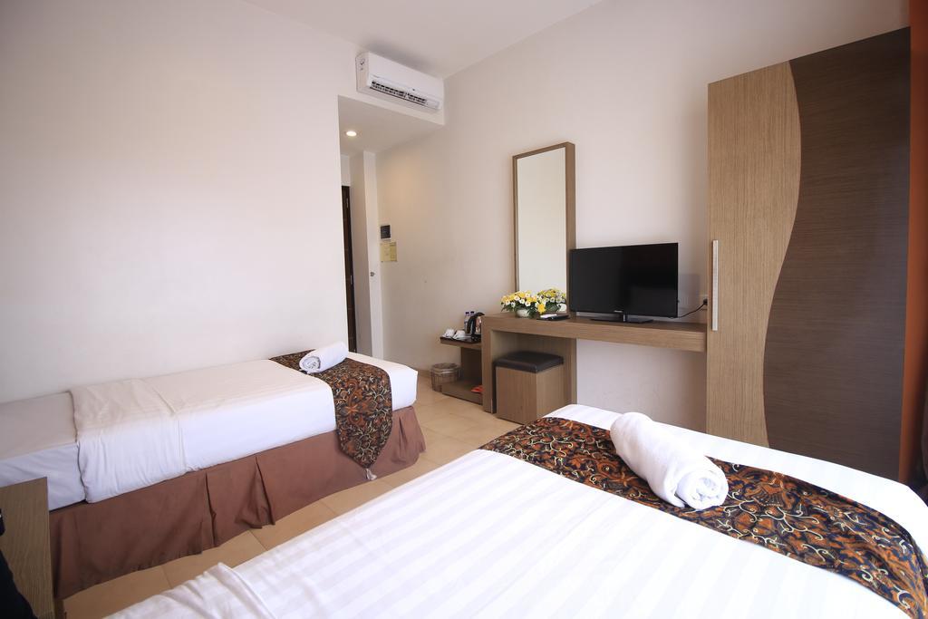 Jentra Dagen Hotel Malioboro Yogyakarta Extérieur photo