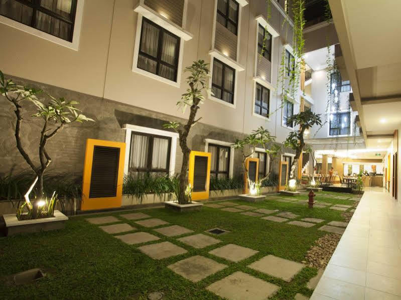 Jentra Dagen Hotel Malioboro Yogyakarta Extérieur photo